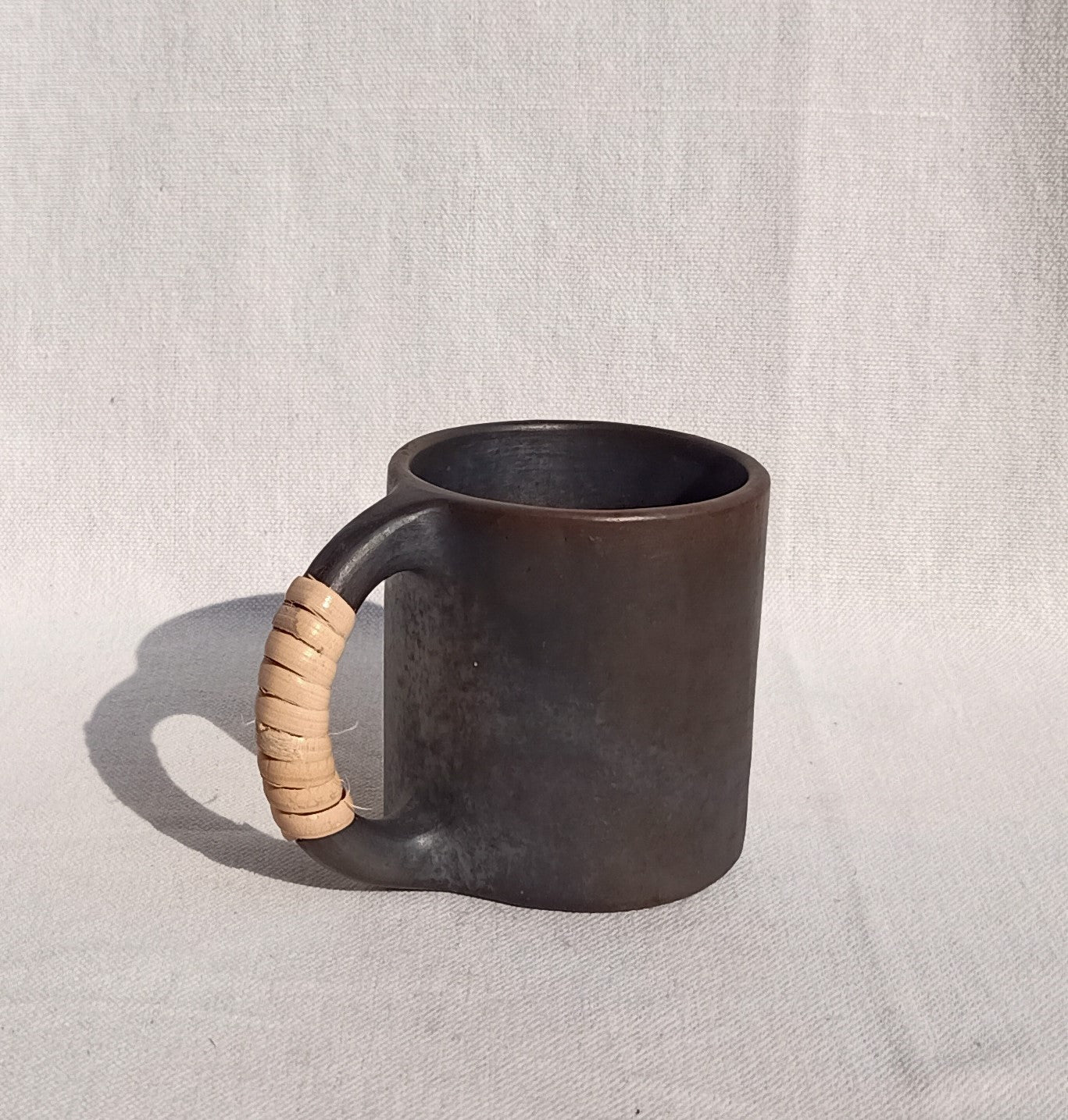 Longpi Black Pottery Coffee Mug Round