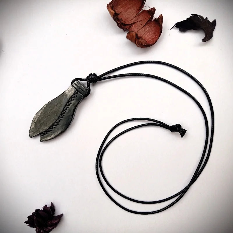 Terracotta pendant 04