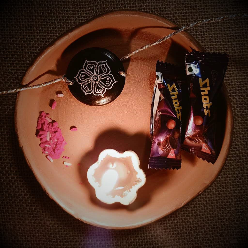 Nizamabad Black Pottery Rakhi Hamper 02