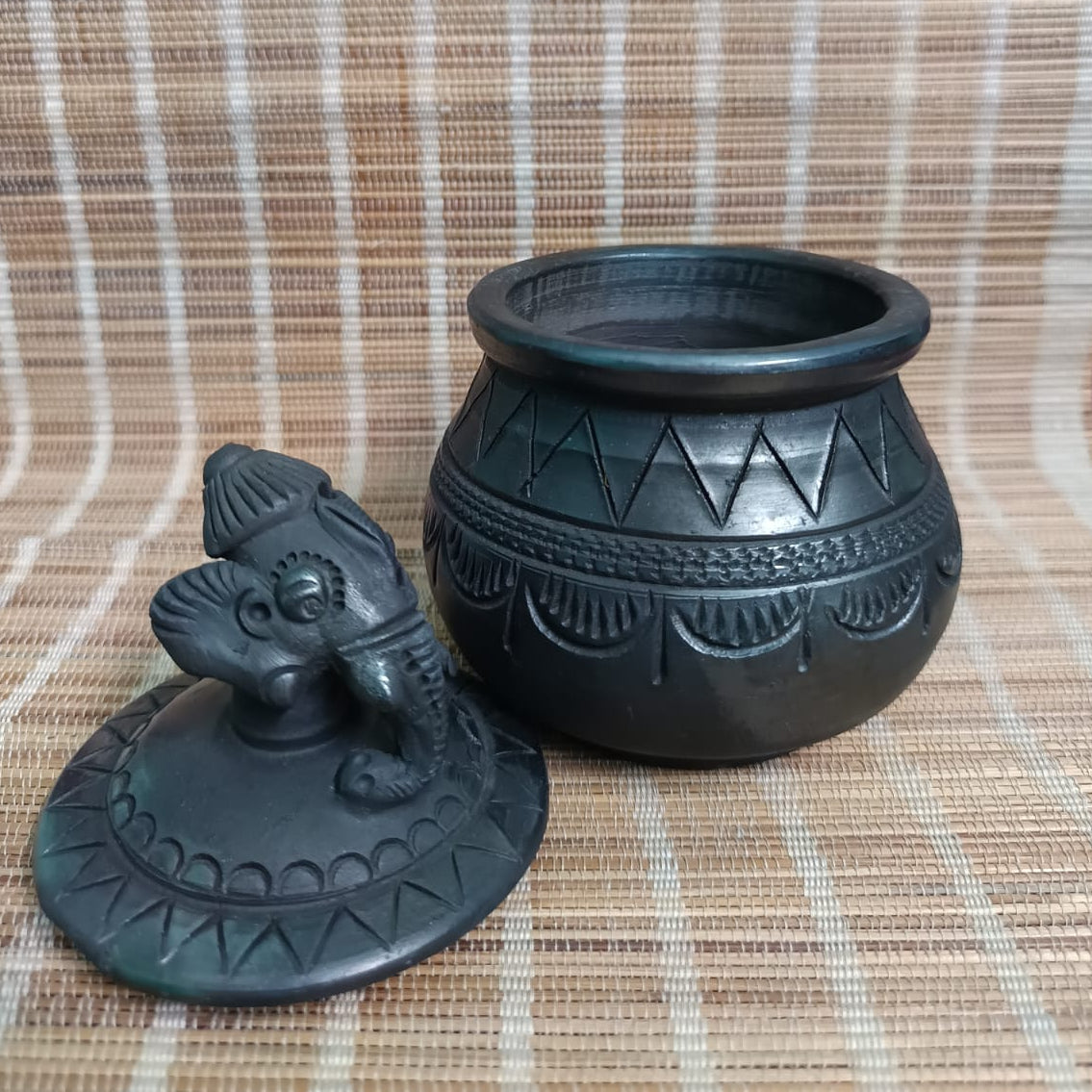 Sawai Madhopur Black Pottery Elephant Salt Container