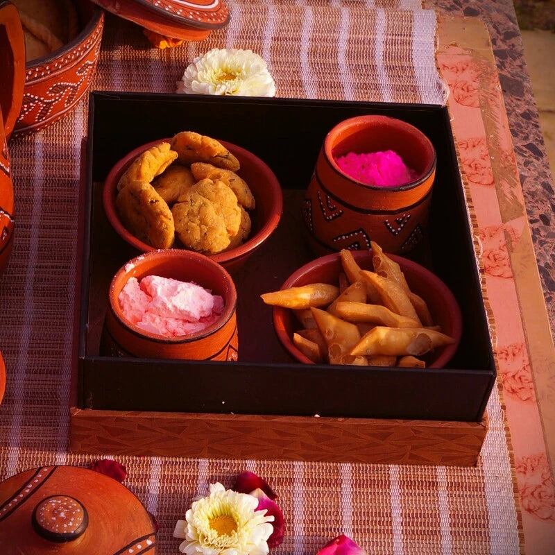 Hand-Painted Kutch Pottery Multi-Purpose Holder and Snack Bowls Hamper