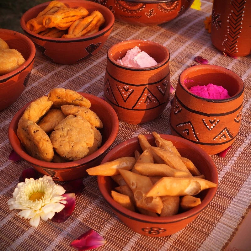 Hand-Painted Kutch Pottery Multi-Purpose Holder and Snack Bowls Hamper