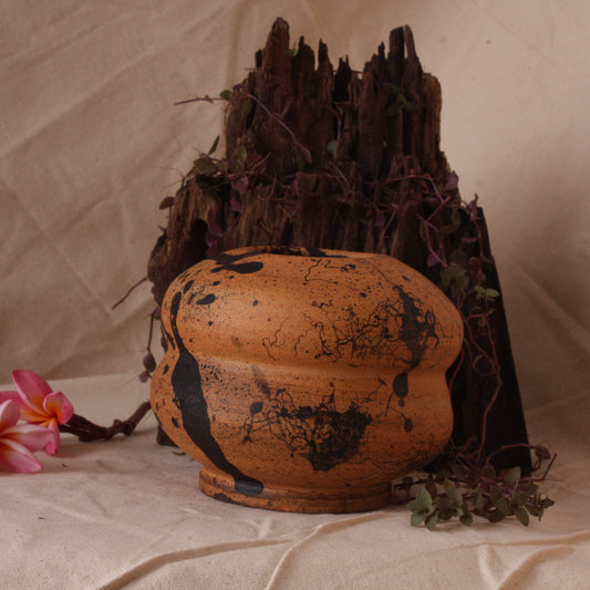 Pitfire Small Vase 25