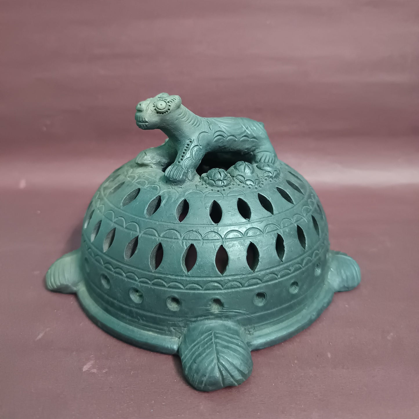 Sawai Madhopur Black Pottery Tiger on Tortoise Lamp