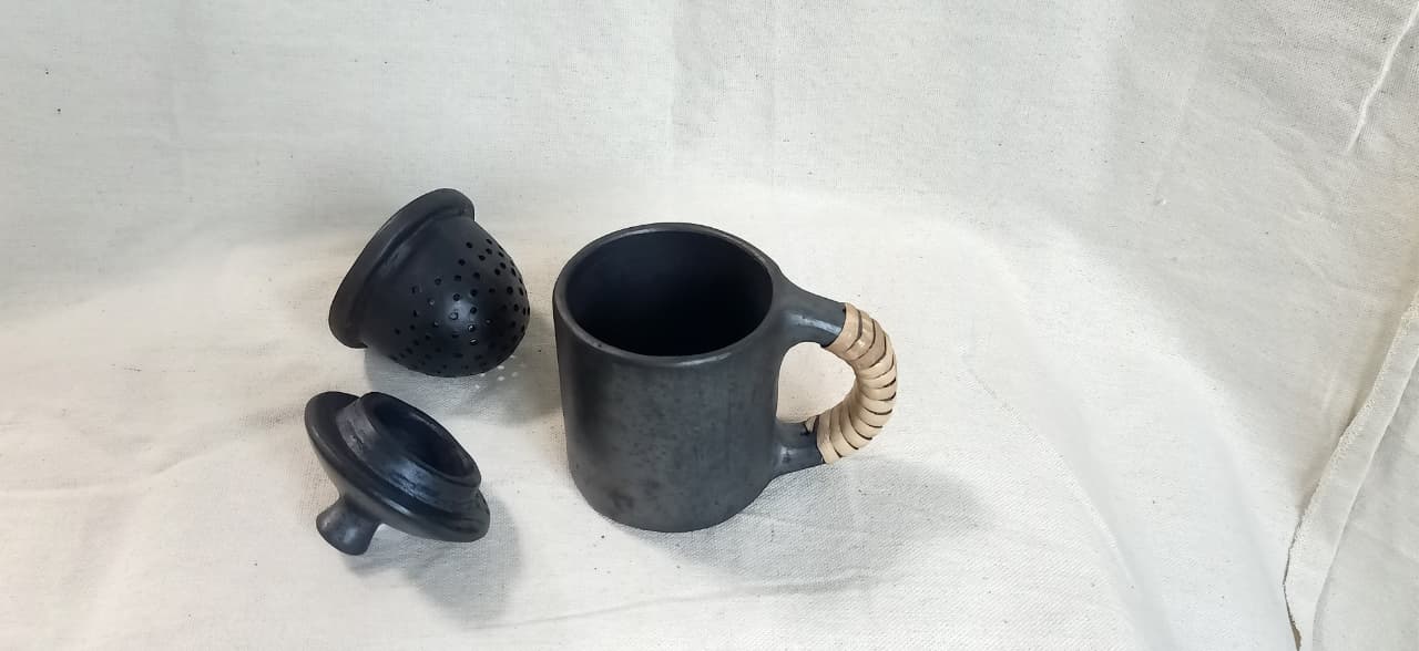Longpi Black Pottery Green/Infusion Tea Mug with Strainer and Lid SMALL