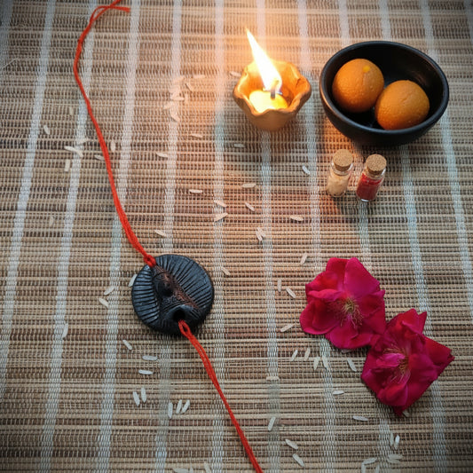 Sawai Madhopur Black Pottery Rakhi Hamper Peacock