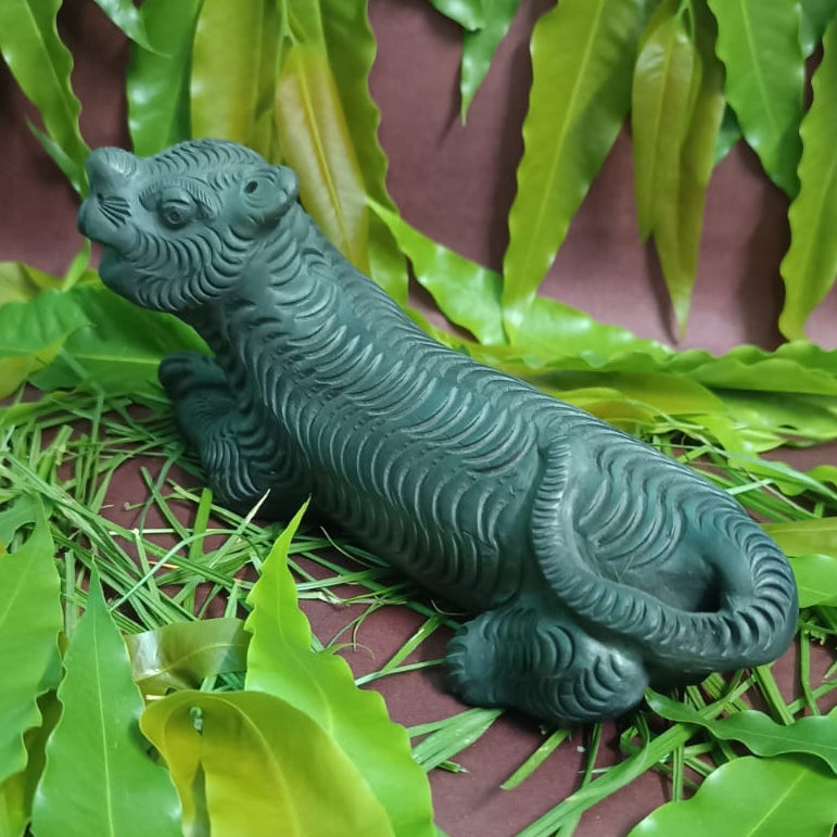 Sawai Madhopur Black Pottery Animal Figurine Side Face Sitting Tiger
