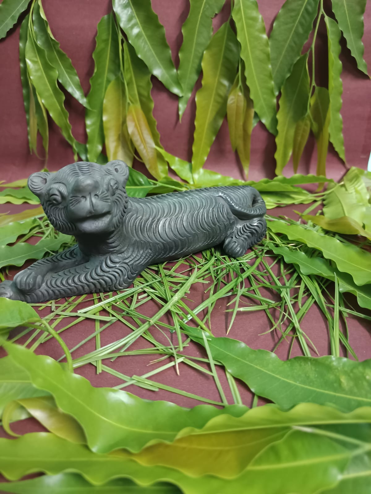 Sawai Madhopur Black Pottery Animal Figurine Side Face Sitting Tiger Large