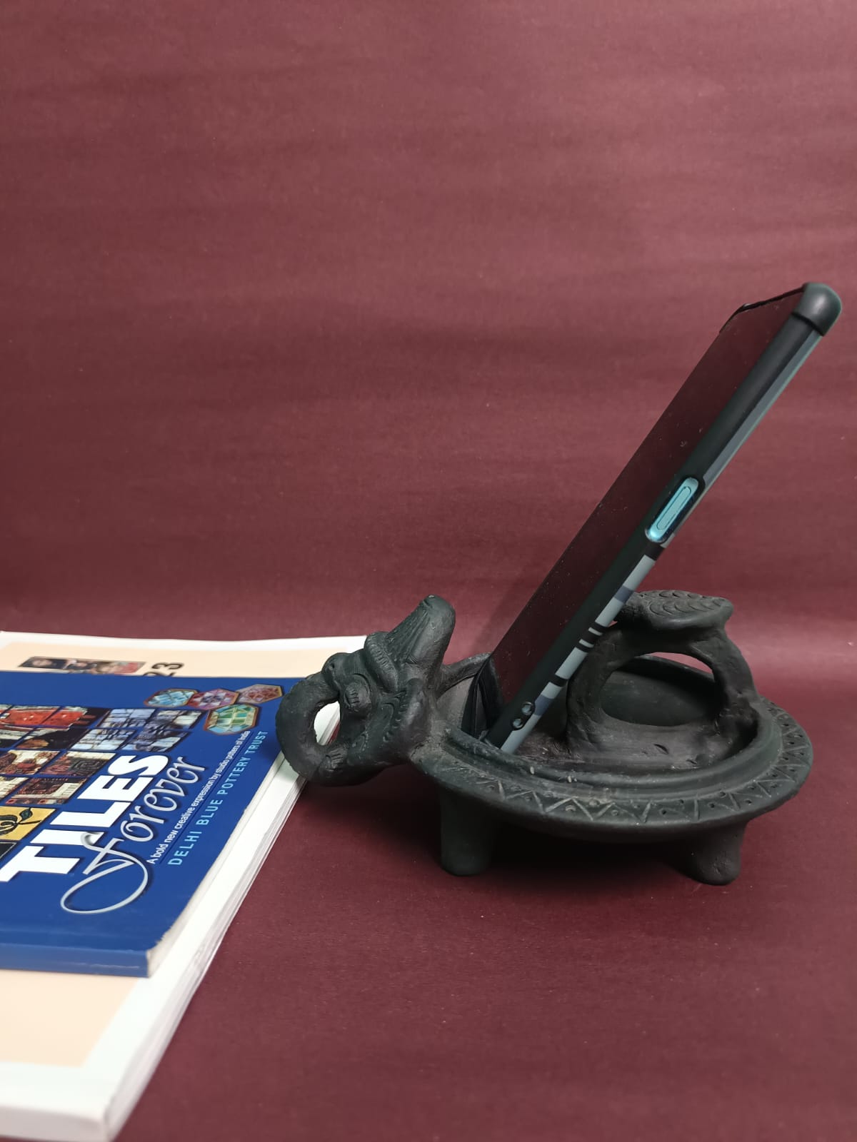 Sawai Madhopur Black Pottery Mobile Stand