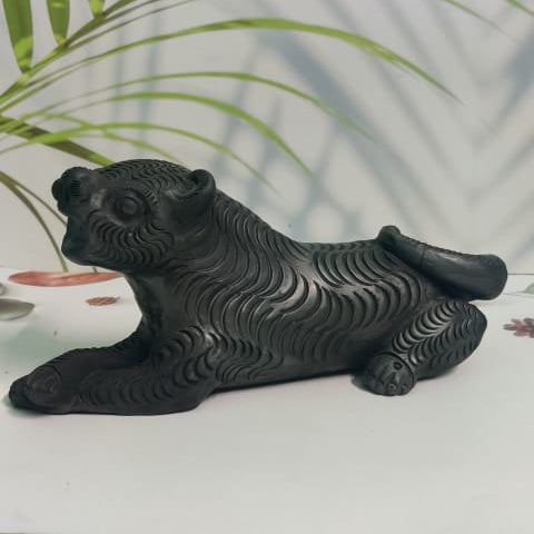 Sawai Madhopur Black Pottery Animal Figurine  Front Face Sitting Tiger Large
