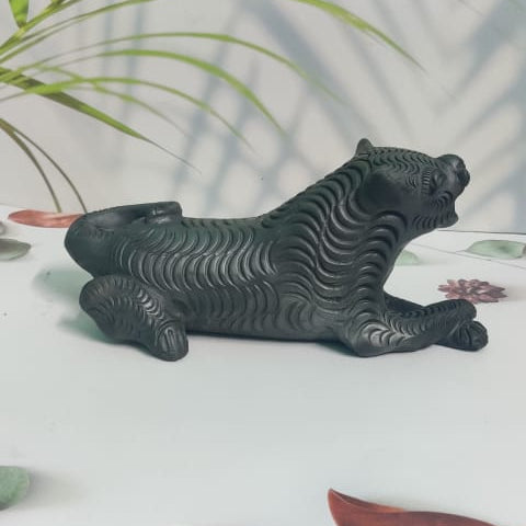 Sawai Madhopur Black Pottery Animal Figurine  Front Face Sitting Tiger Large