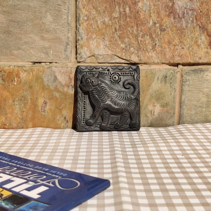 Sawai Madhopur Black Pottery Various Animal Tile Art Medium