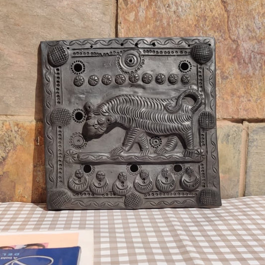 Sawai Madhopur Black Pottery Tiger Tile Art (Large)
