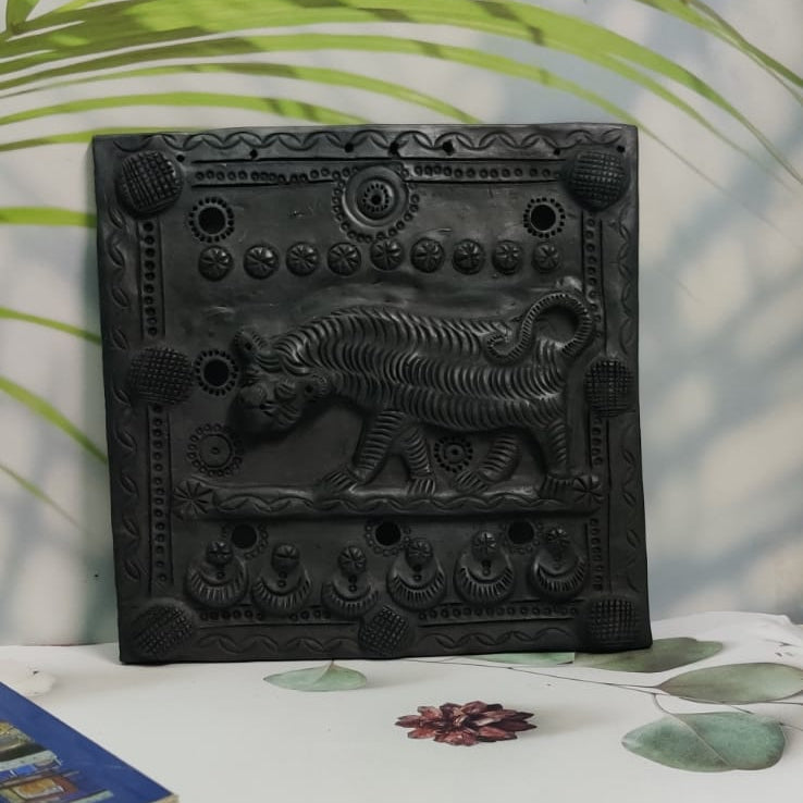Sawai Madhopur Black Pottery Tiger Tile Art (Large)