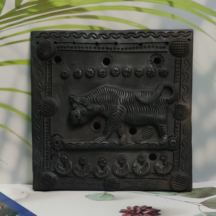 Sawai Madhopur Black Pottery Tiger Tile Art (Large)