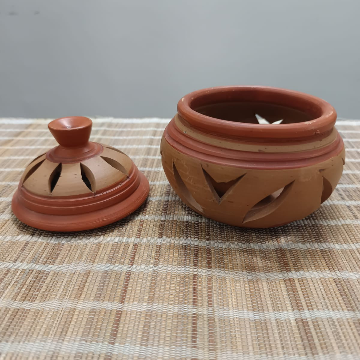 Terracotta Craft Pottery Cutwork Lamp