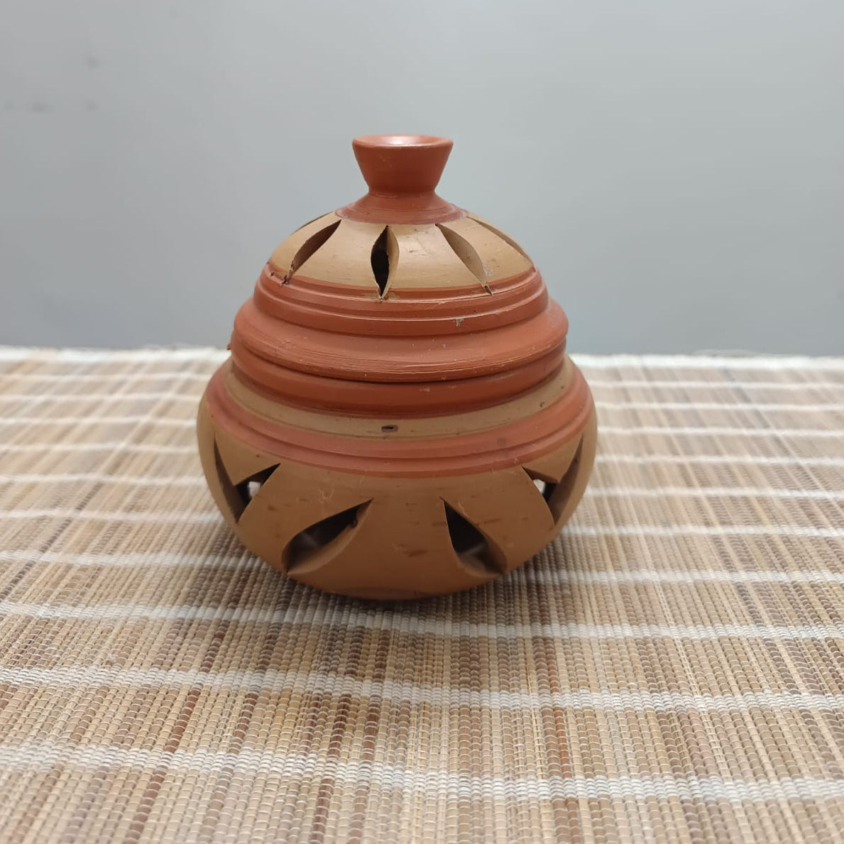 Terracotta Craft Pottery Cutwork Lamp