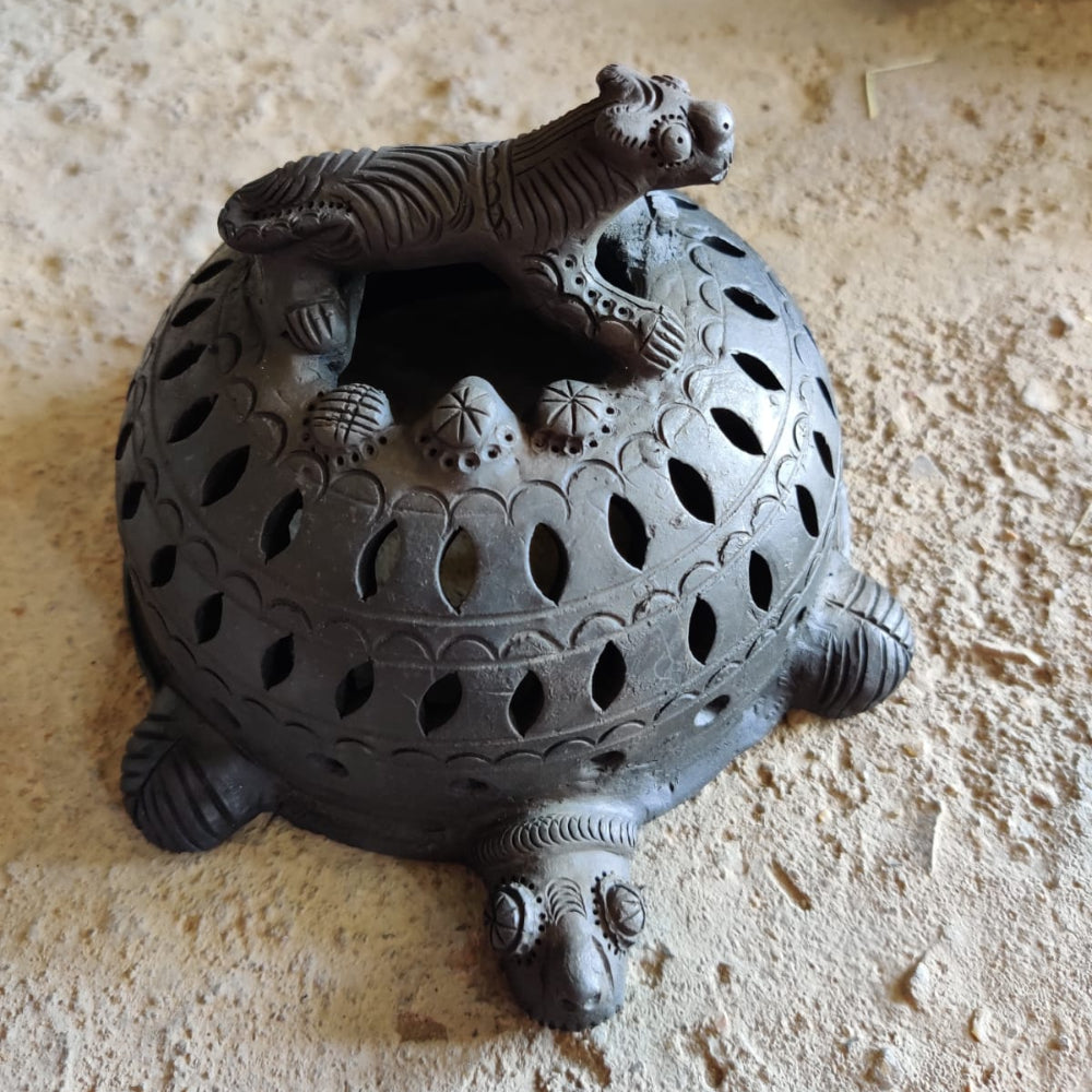 Sawai Madhopur Black Pottery Tiger on Tortoise Lamp