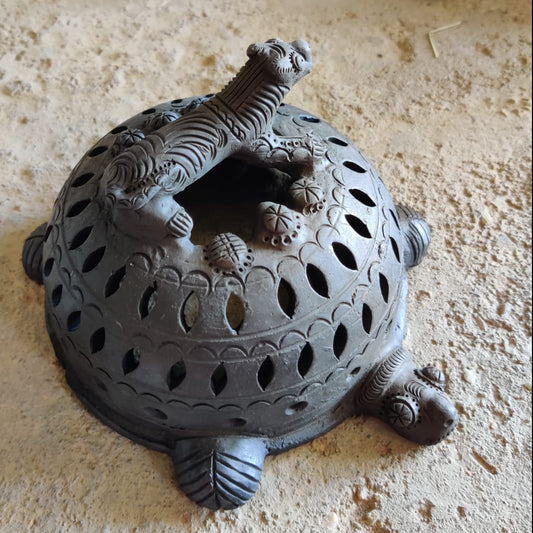 Sawai Madhopur Black Pottery Tiger on Tortoise Lamp