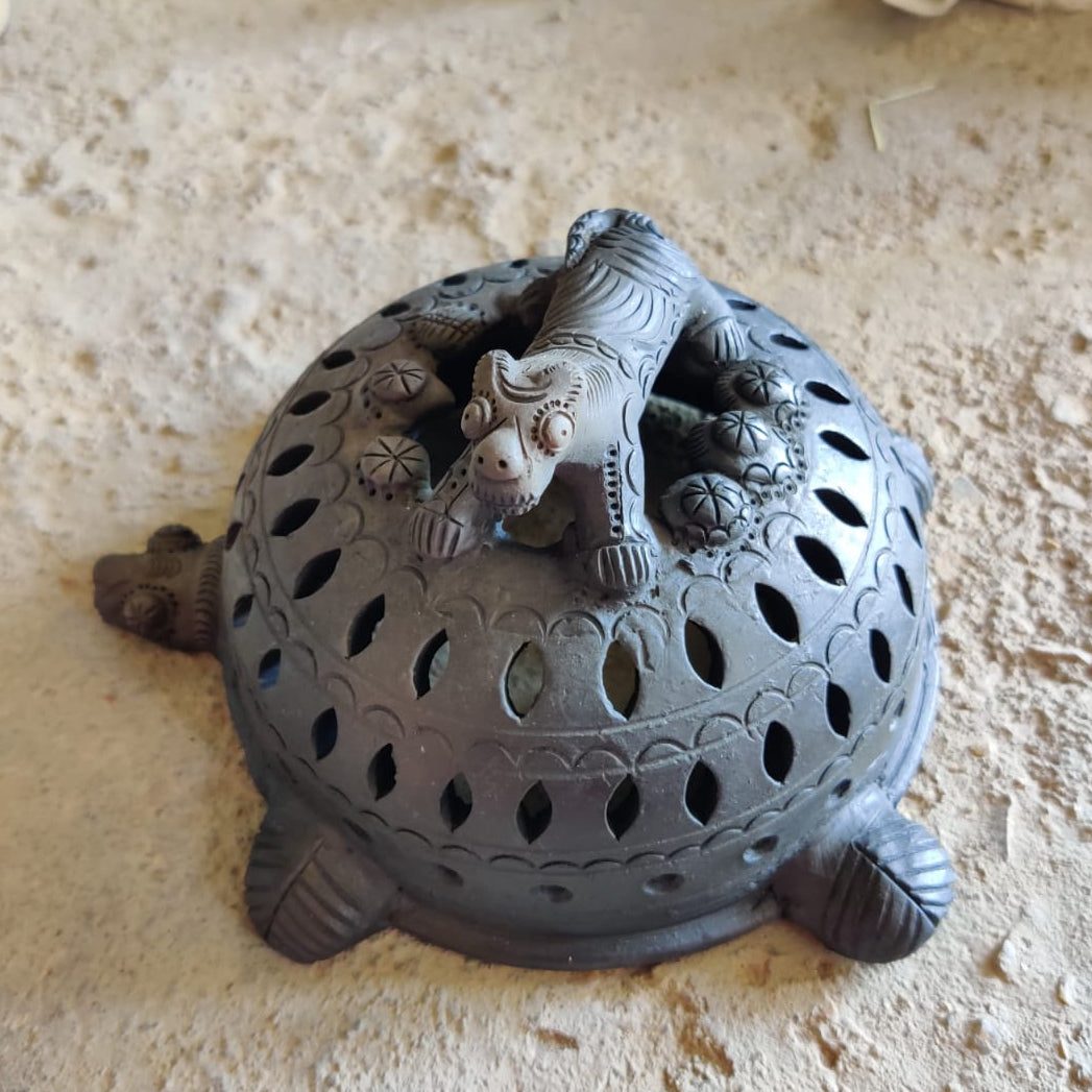 Sawai Madhopur Black Pottery Tiger on Tortoise Lamp