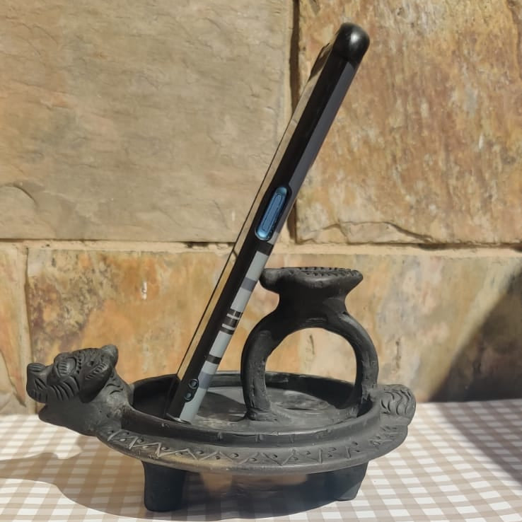 Sawai Madhopur Black Pottery Mobile Stand