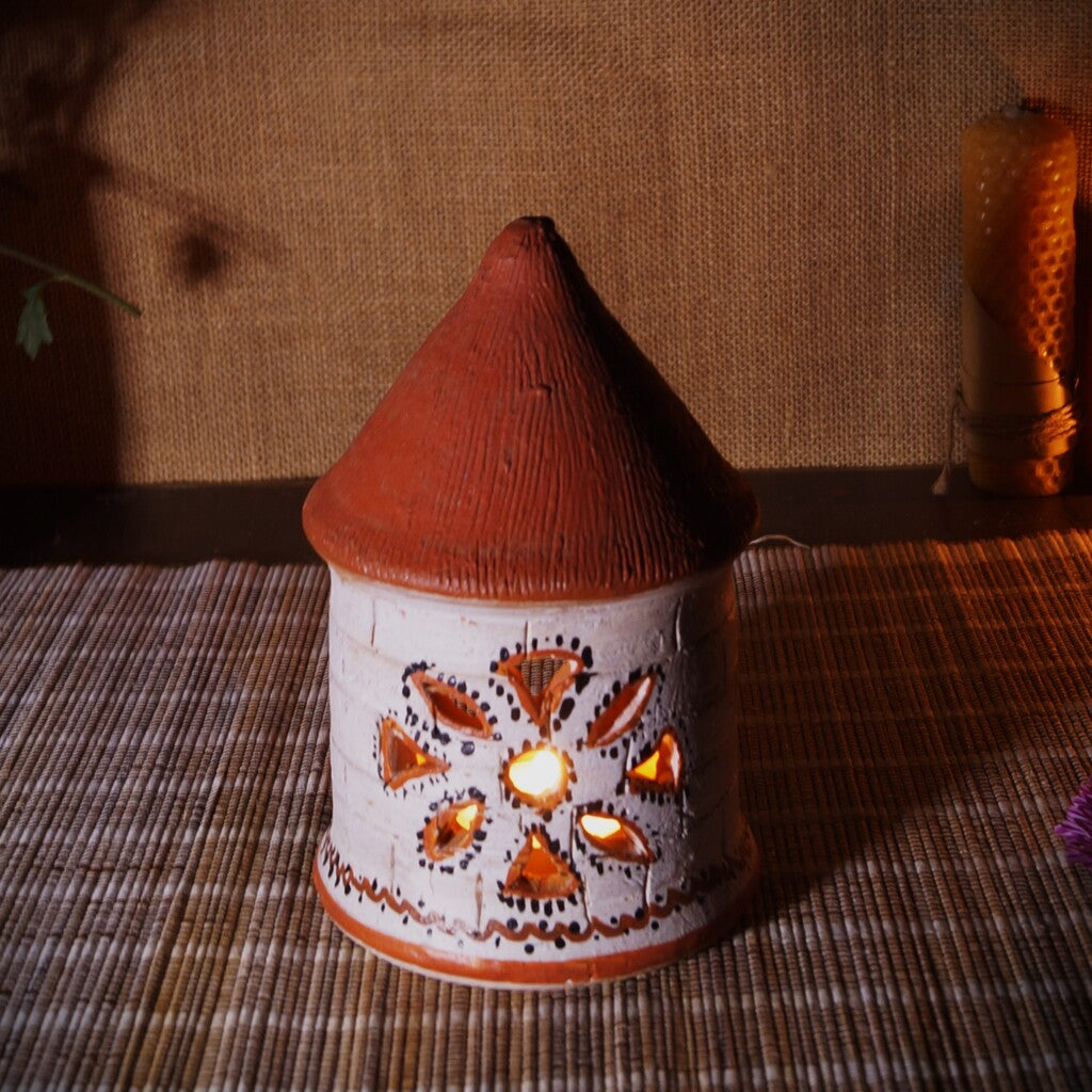 Kutch Hand-Painted Bhunga Tealight/Candle Lamp White & Red Small