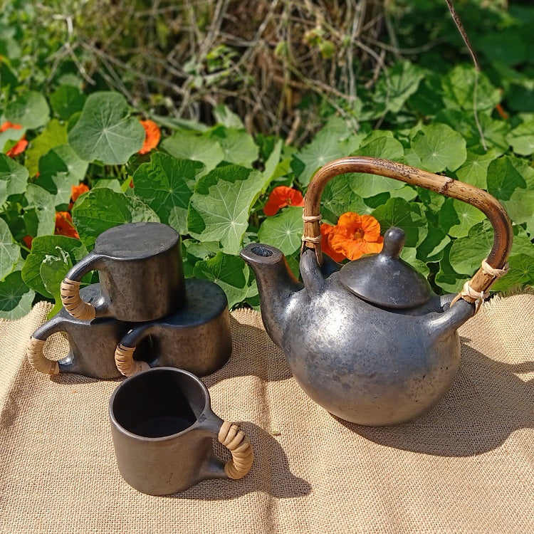 Longpi Black Pottery Flame-Safe Kettle+Mugs Set